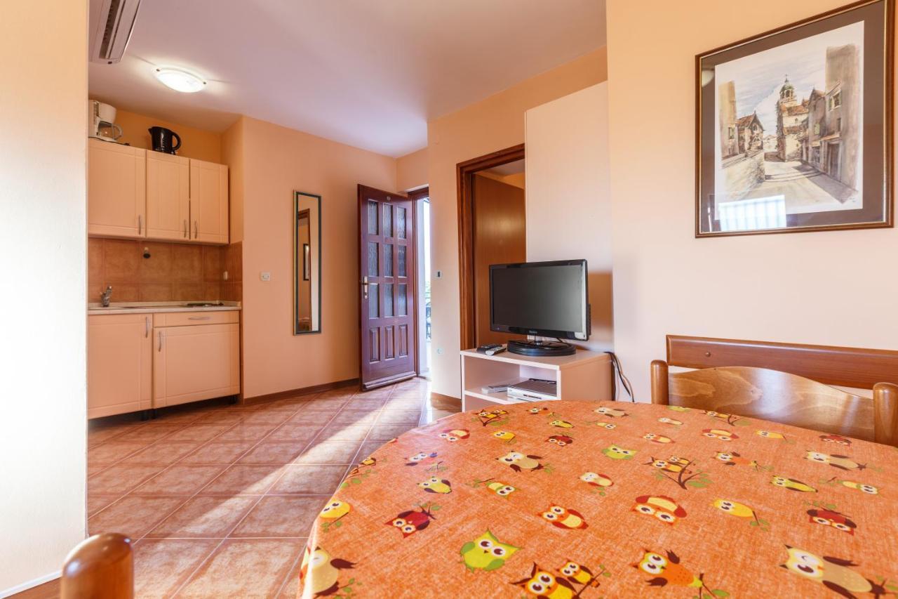 Alda-App Appartement Funtana Buitenkant foto
