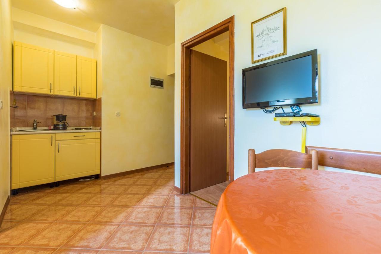 Alda-App Appartement Funtana Buitenkant foto