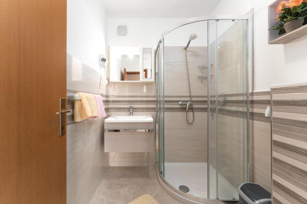 Alda-App Appartement Funtana Buitenkant foto